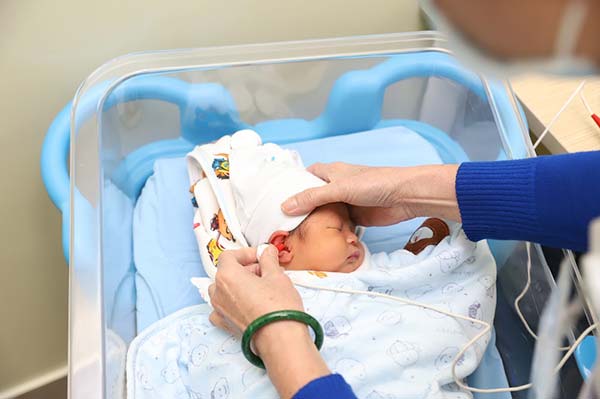 Sàng lọc thính lực sớm cho trẻ sơ sinh là cách tốt nhất để phát hiện và điều trị khiếm thính bẩm sinh